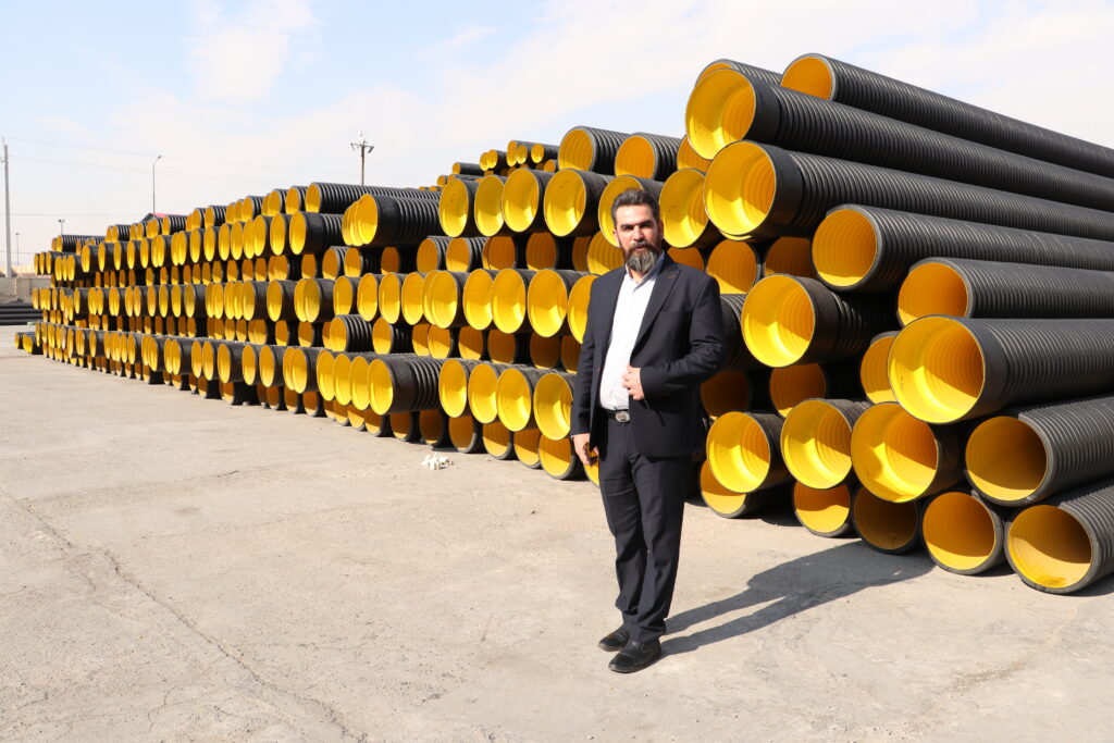 انبار لوله کاروگیت در کارخانه